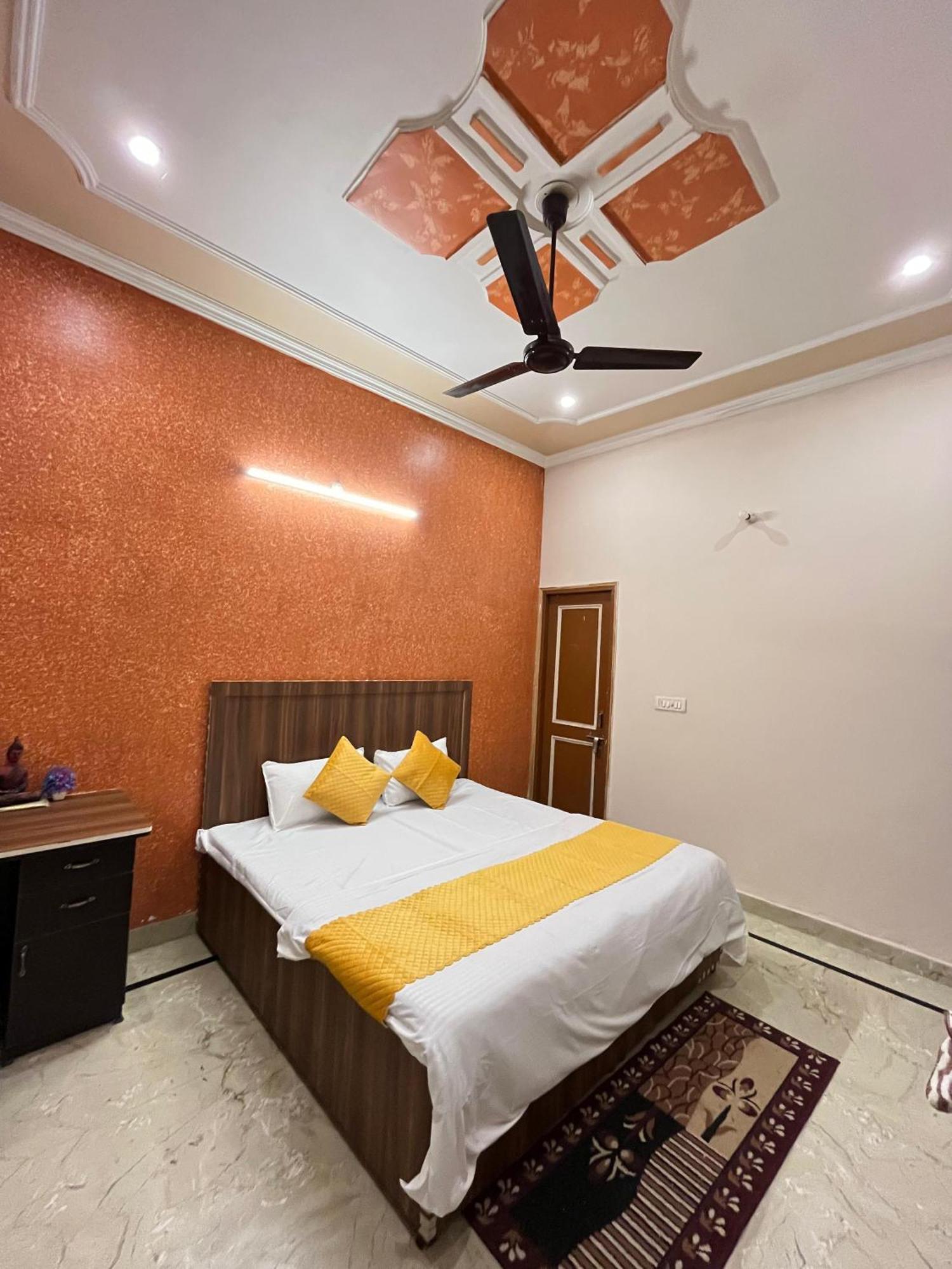 Hotel Krishna'S Land Vrindāvan Exterior foto
